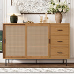 Country-style sideboard with two sliding doors and three drawers, adjustable shelves, in wood.