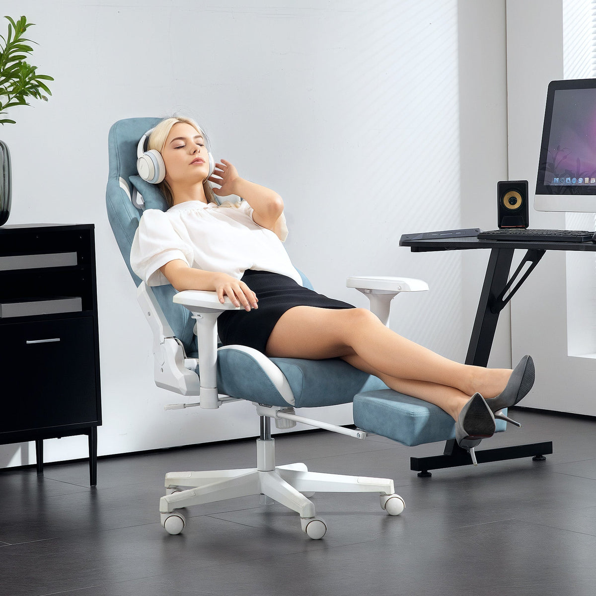 Gaming Chair with Reclining Function, Ergonomic, Faux Leather Blue