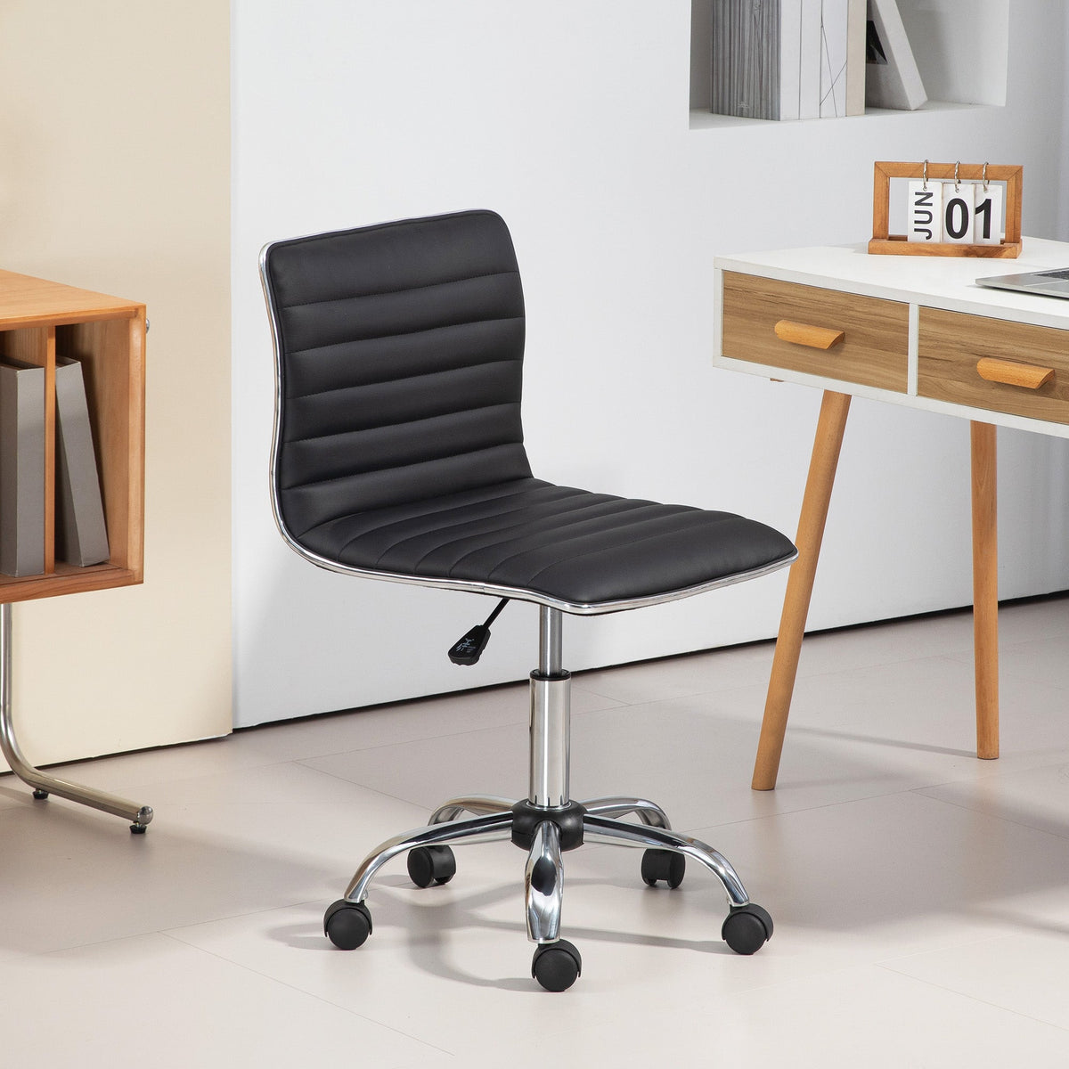 Office Chair, Height-Adjustable Swivel, 120 kg, Black