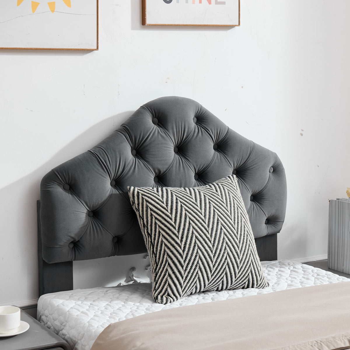 Twin Size Upholstered Platform Bed Frame, 90x200cm, Gray Velvet
