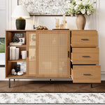 Country-style sideboard with two sliding doors and three drawers, adjustable shelves, in wood.